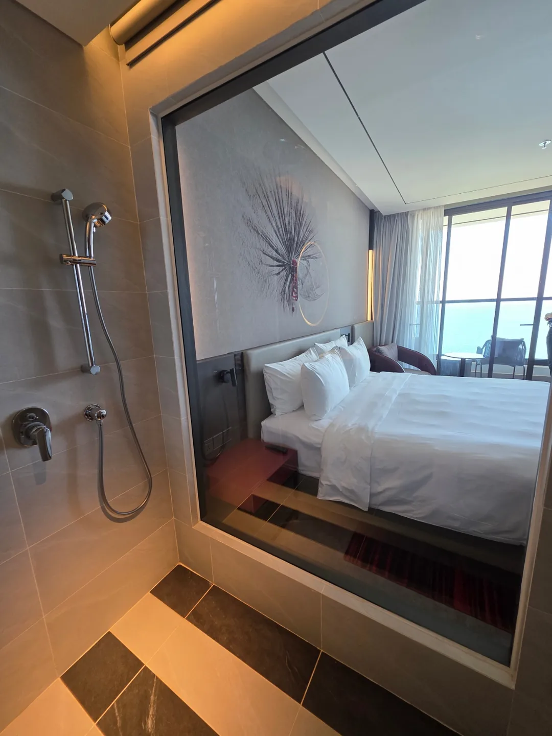 Đánh giá)▶️✍️Nóng bỏng với sắc đỏ rực rỡ —Khách sạn Radisson RED (Radisson RED Danang)—