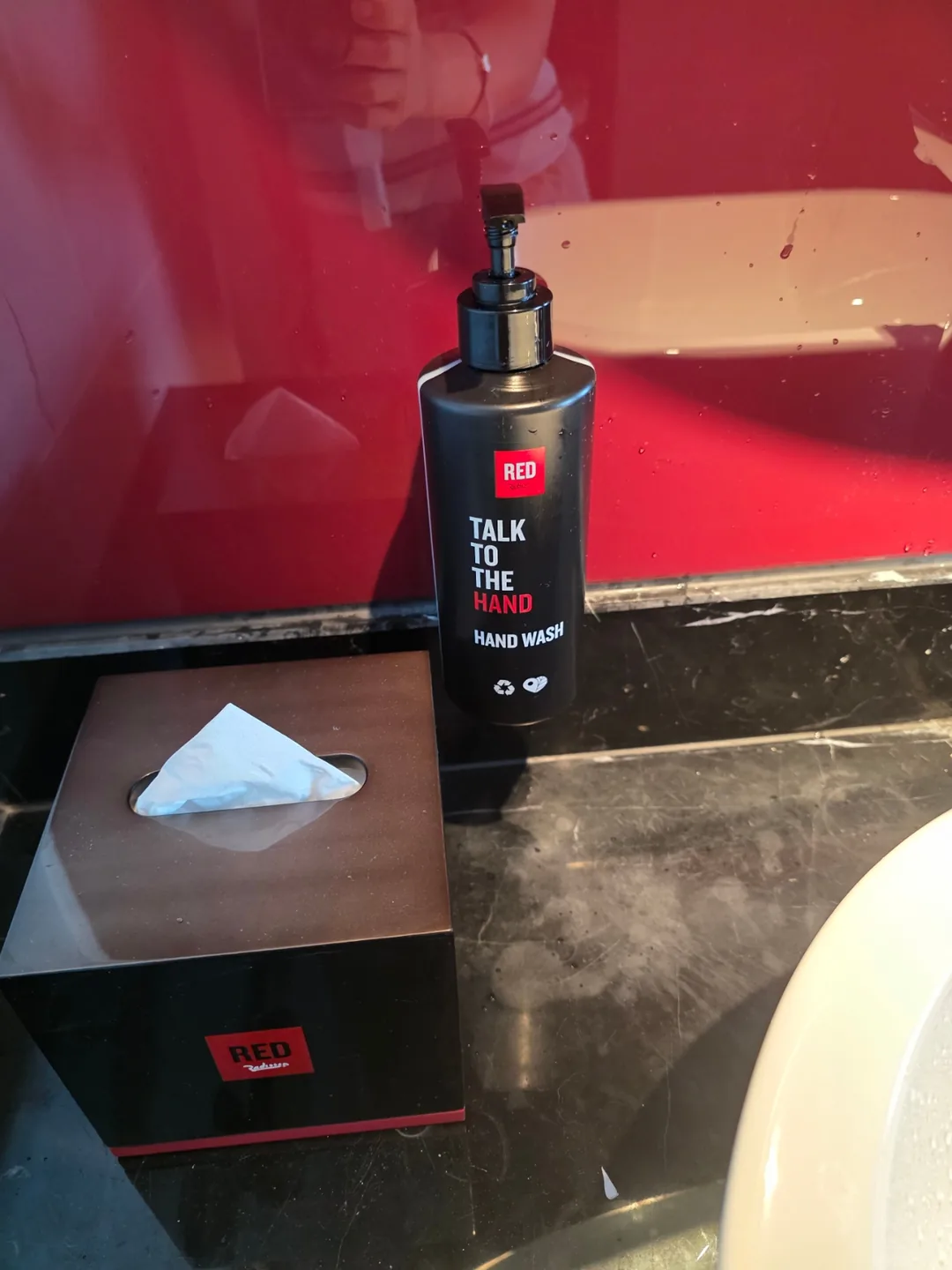 Đánh giá)▶️✍️Nóng bỏng với sắc đỏ rực rỡ —Khách sạn Radisson RED (Radisson RED Danang)—