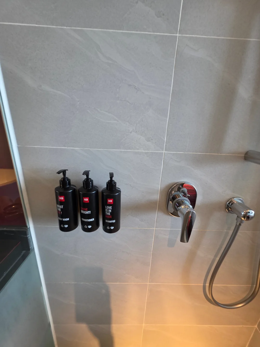 Đánh giá)▶️✍️Nóng bỏng với sắc đỏ rực rỡ —Khách sạn Radisson RED (Radisson RED Danang)—