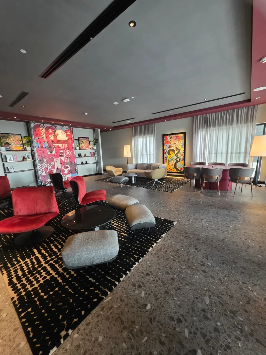 Review) ▶️✍️ Khách sạn Radisson Red - Coffee Lounge, quầy bar trên tầng thượng Blackout Bar