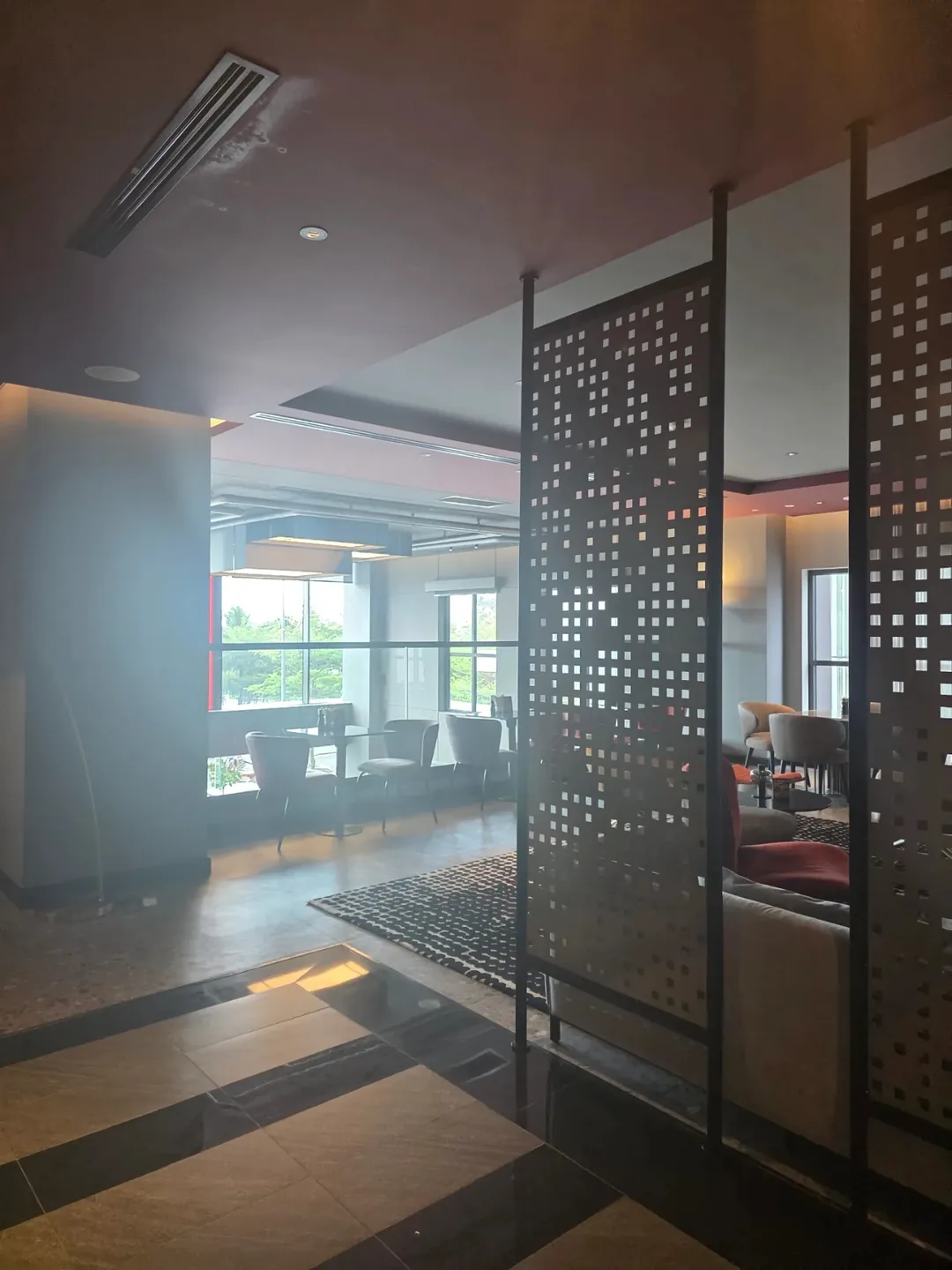 Review) ▶️✍️ Khách sạn Radisson Red - Coffee Lounge, quầy bar trên tầng thượng Blackout Bar
