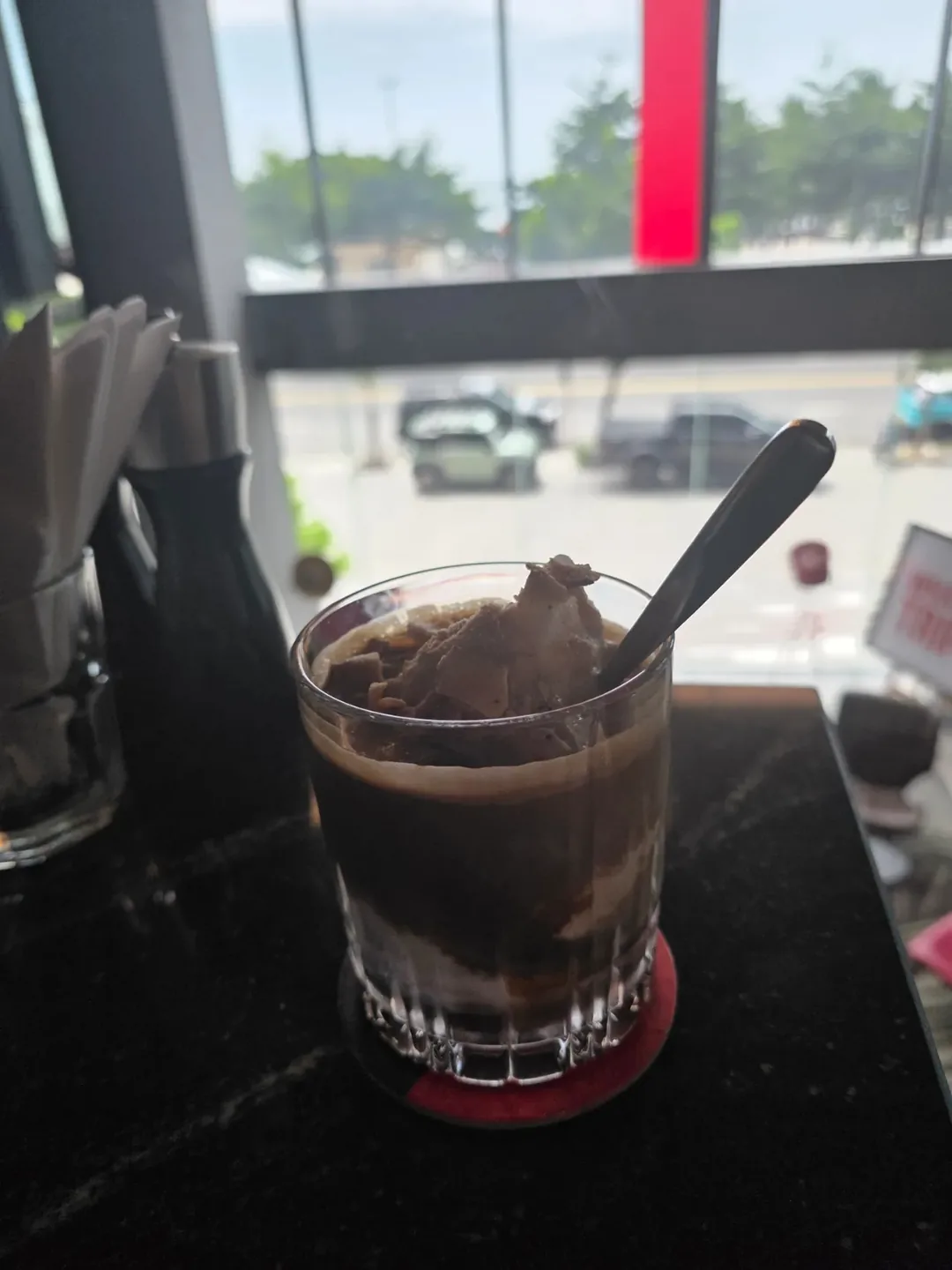 Review) ▶️✍️ Khách sạn Radisson Red - Coffee Lounge, quầy bar trên tầng thượng Blackout Bar