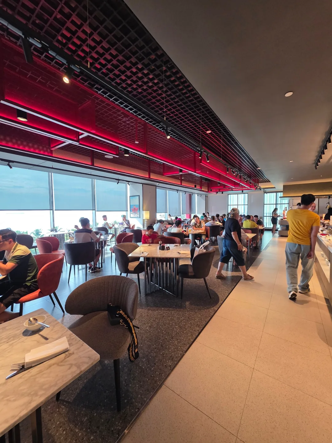 (Đánh giá)▶️✍️Khách sạn Radisson Red - Bữa sáng, Hồ bơi, Phòng xông hơi, Trung tâm thể dục, v.v.