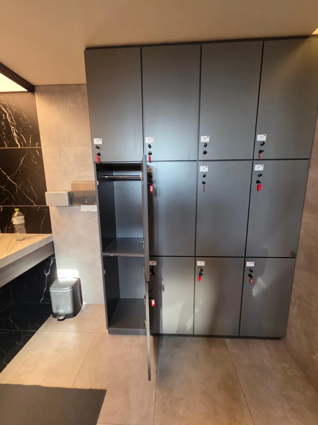 (Đánh giá)▶️✍️Khách sạn Radisson Red - Bữa sáng, Hồ bơi, Phòng xông hơi, Trung tâm thể dục, v.v.