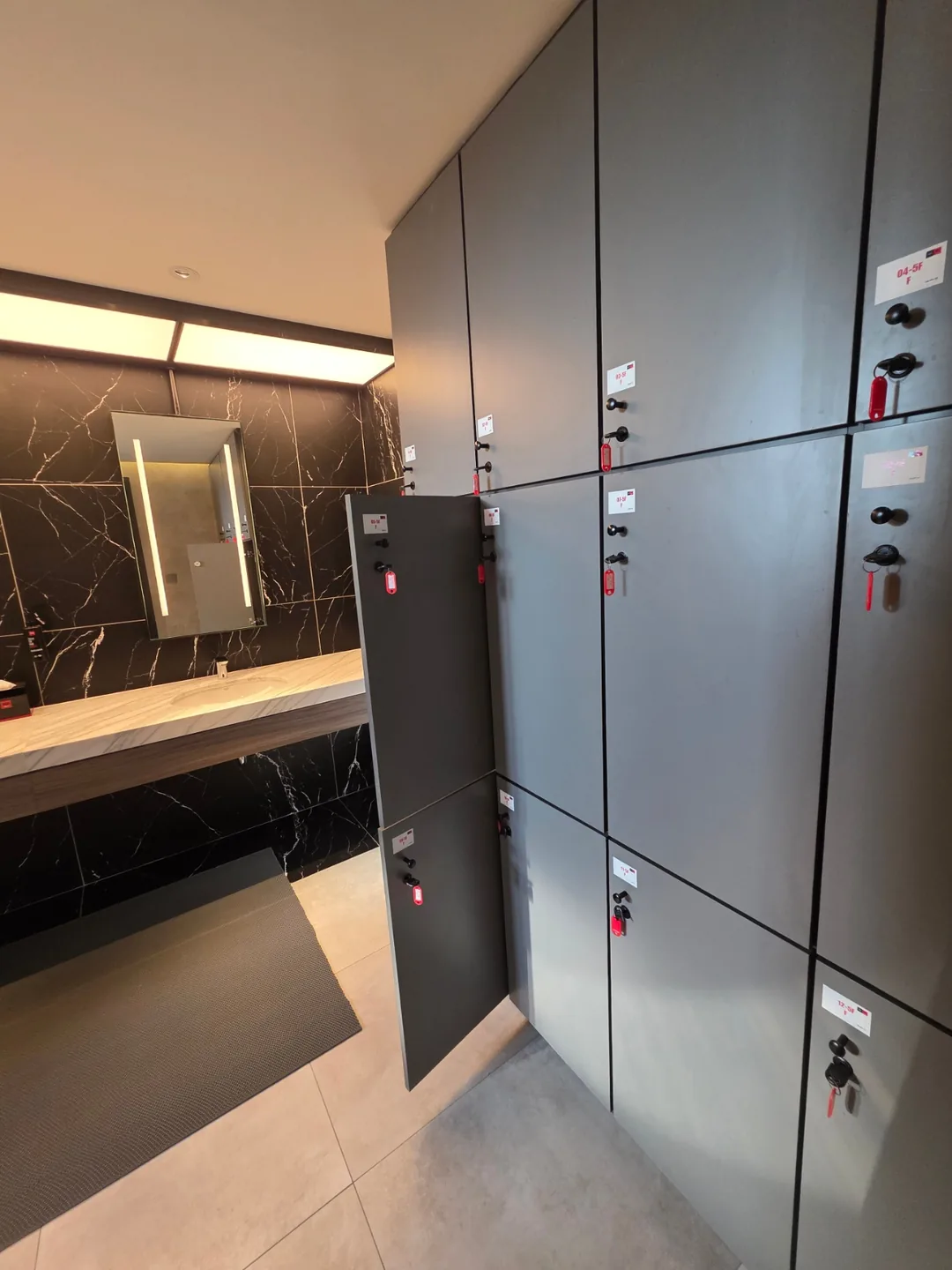 (Đánh giá)▶️✍️Khách sạn Radisson Red - Bữa sáng, Hồ bơi, Phòng xông hơi, Trung tâm thể dục, v.v.