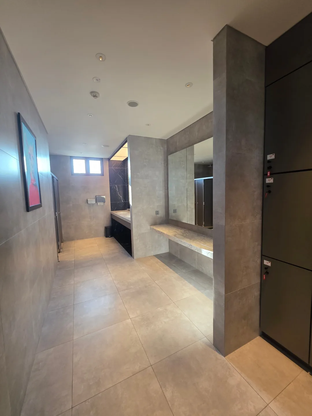 (Đánh giá)▶️✍️Khách sạn Radisson Red - Bữa sáng, Hồ bơi, Phòng xông hơi, Trung tâm thể dục, v.v.