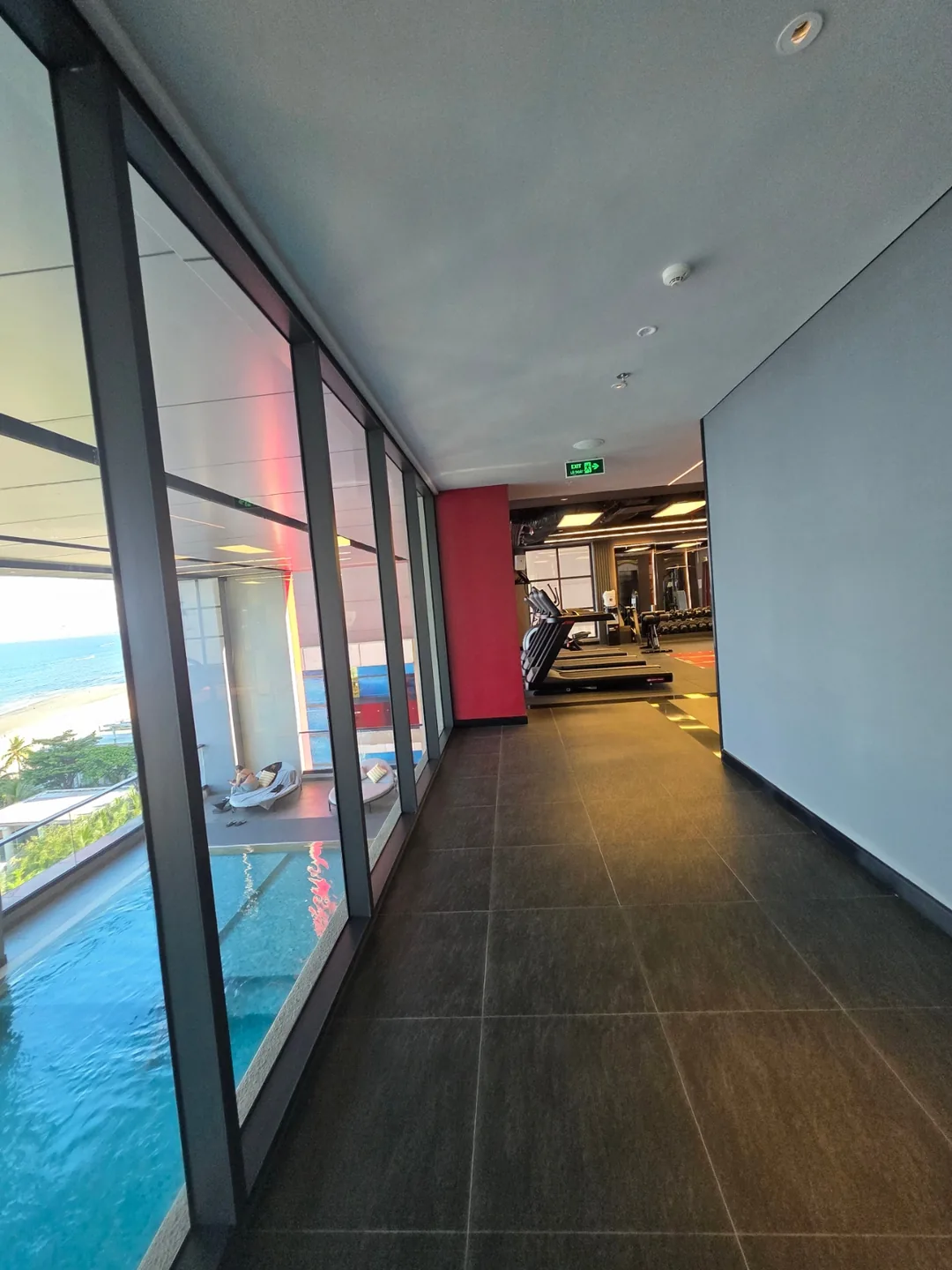 (Đánh giá)▶️✍️Khách sạn Radisson Red - Bữa sáng, Hồ bơi, Phòng xông hơi, Trung tâm thể dục, v.v.