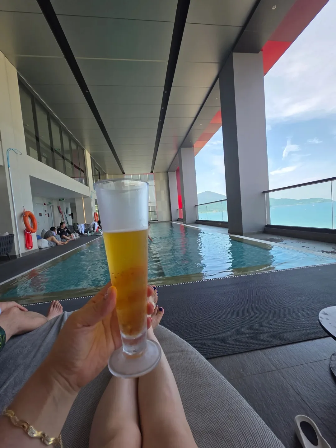(Đánh giá)▶️✍️Khách sạn Radisson Red - Bữa sáng, Hồ bơi, Phòng xông hơi, Trung tâm thể dục, v.v.