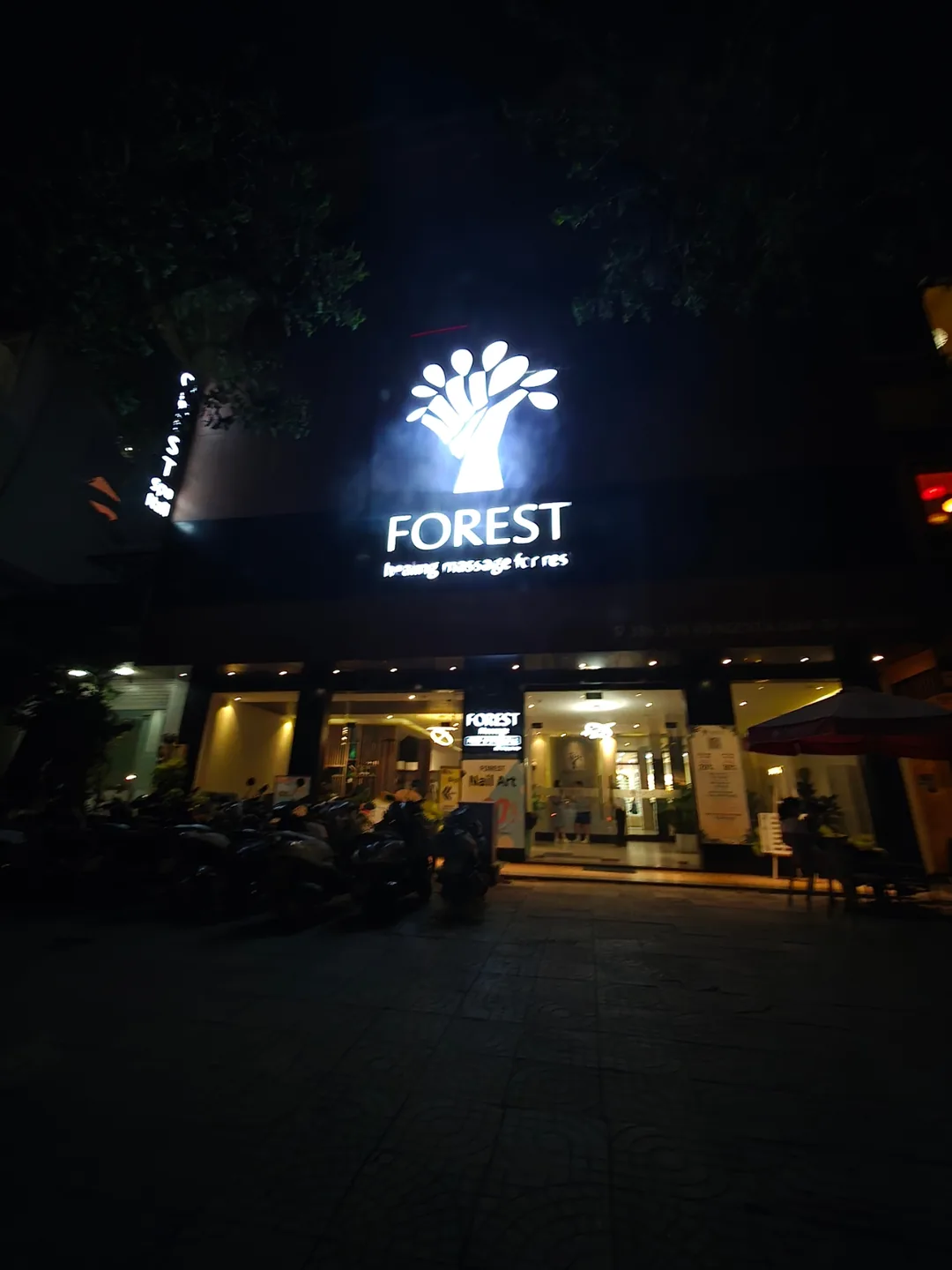 (Review)▶️✍️Quán massage ngon nức tiếng trên đường Mỹ Khê — Forest Spa & Nail