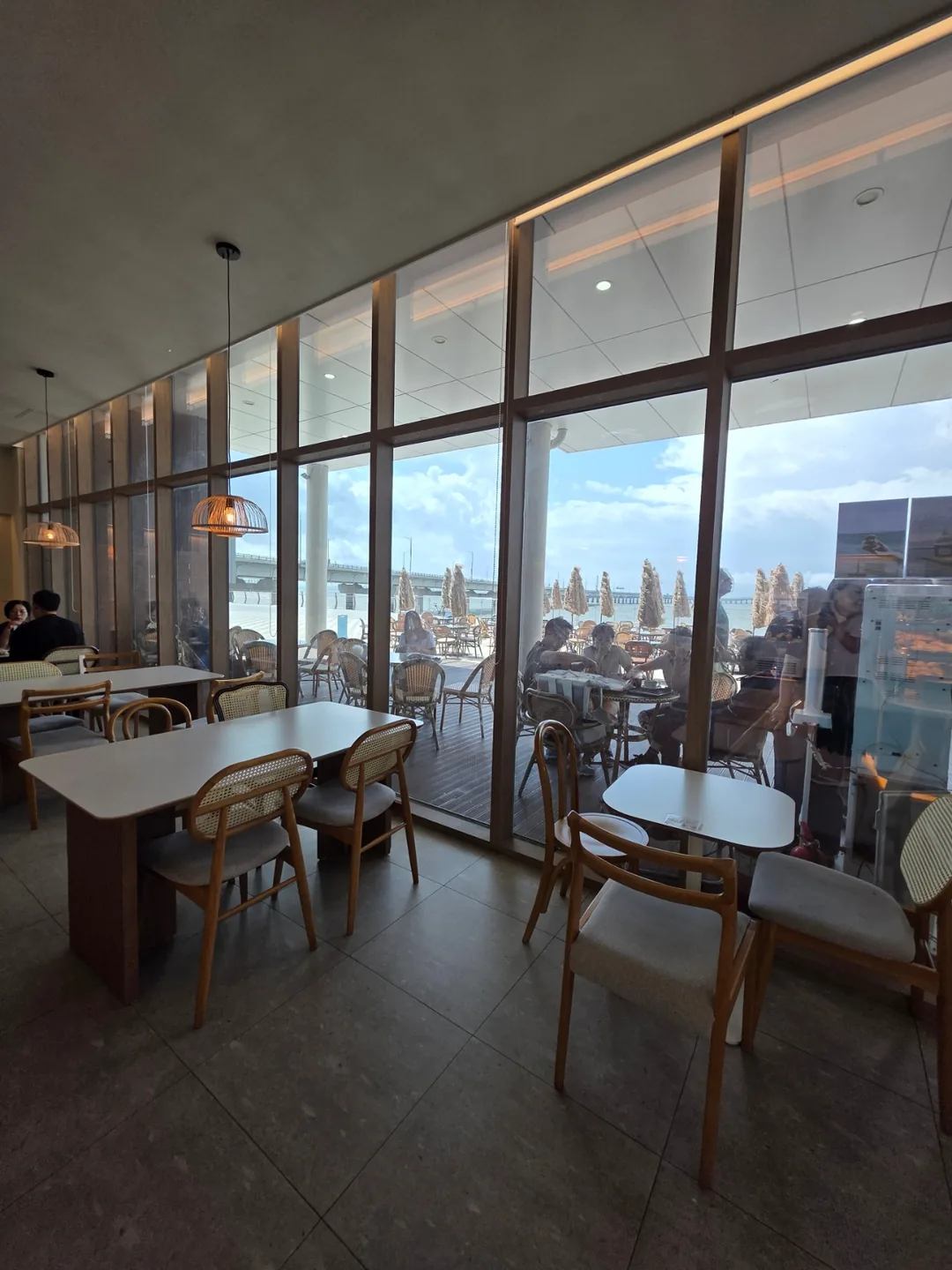 Du lịch) Songdo Long Beach Coffee & Bread