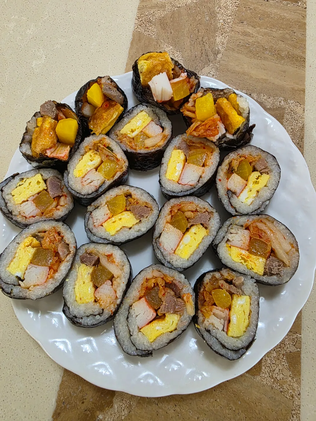 Gimbap cuộn tròn