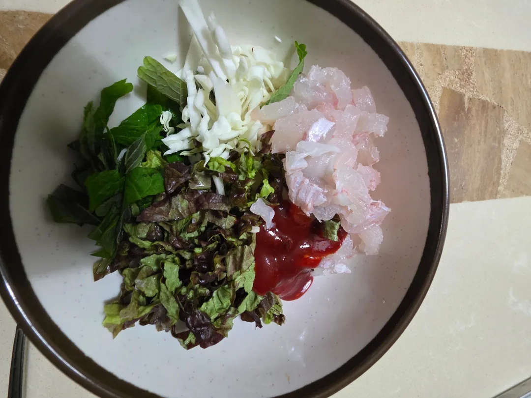 Cơm trộn cá sống cho bữa tối