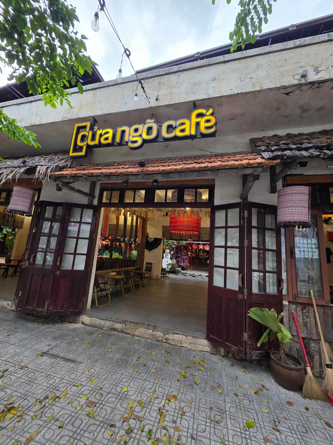✈️ Quán cà phê Cua Ngò (Cua Ngo Cafe) phía chợ Hàn đỉnh lắm luôn! Nhất định phải ghé thử nha~