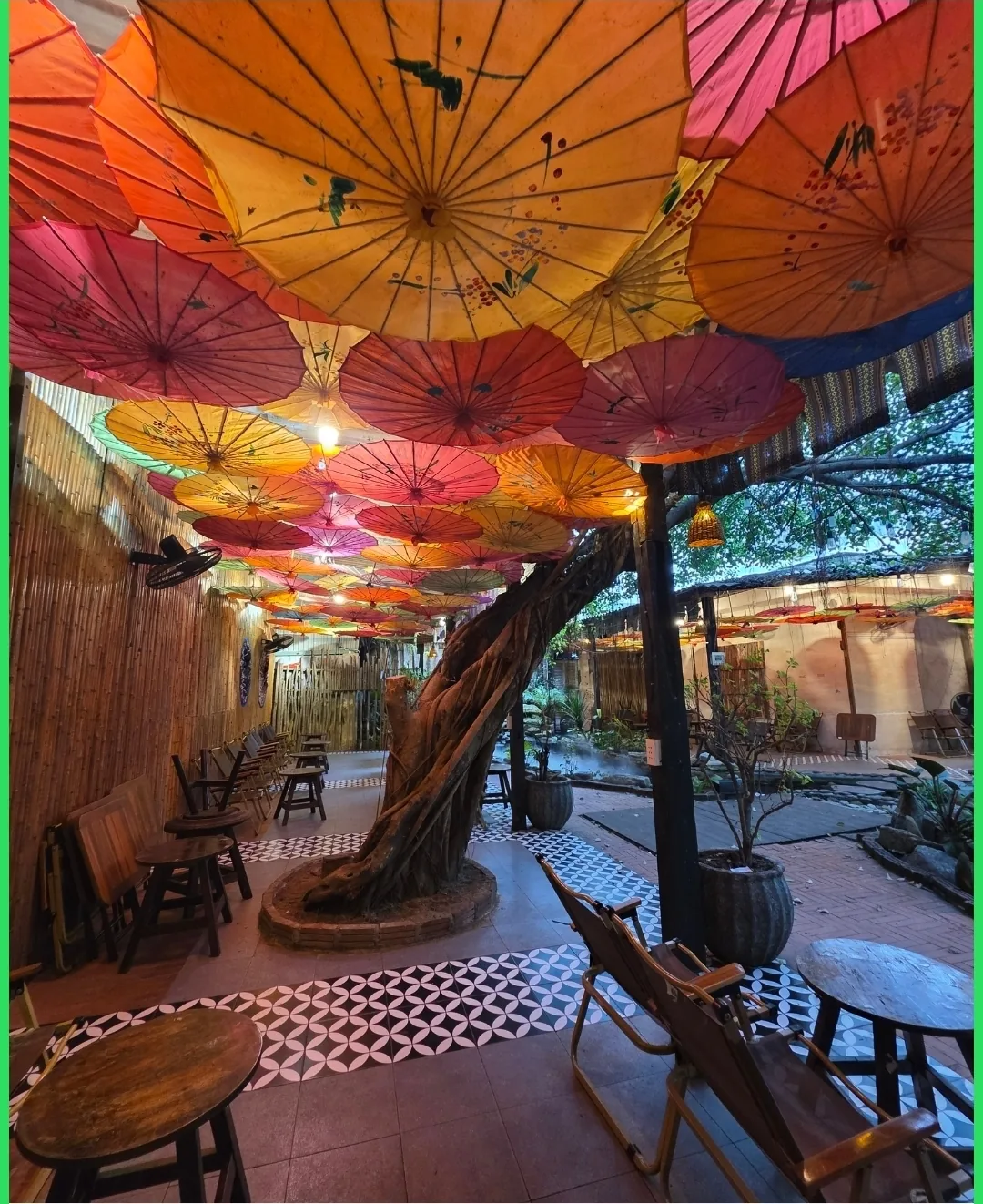 ✈️ Quán cà phê Cua Ngò (Cua Ngo Cafe) phía chợ Hàn đỉnh lắm luôn! Nhất định phải ghé thử nha~