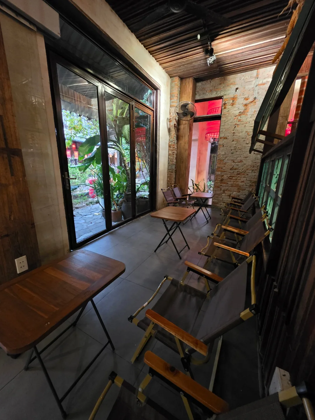 ✈️ Quán cà phê Cua Ngò (Cua Ngo Cafe) phía chợ Hàn đỉnh lắm luôn! Nhất định phải ghé thử nha~