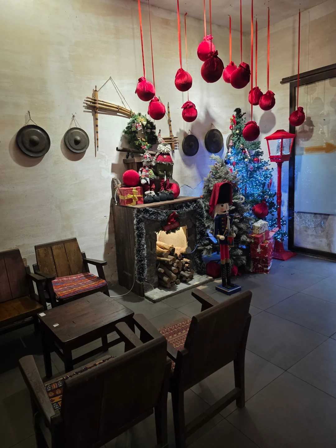 ✈️ Quán cà phê Cua Ngò (Cua Ngo Cafe) phía chợ Hàn đỉnh lắm luôn! Nhất định phải ghé thử nha~