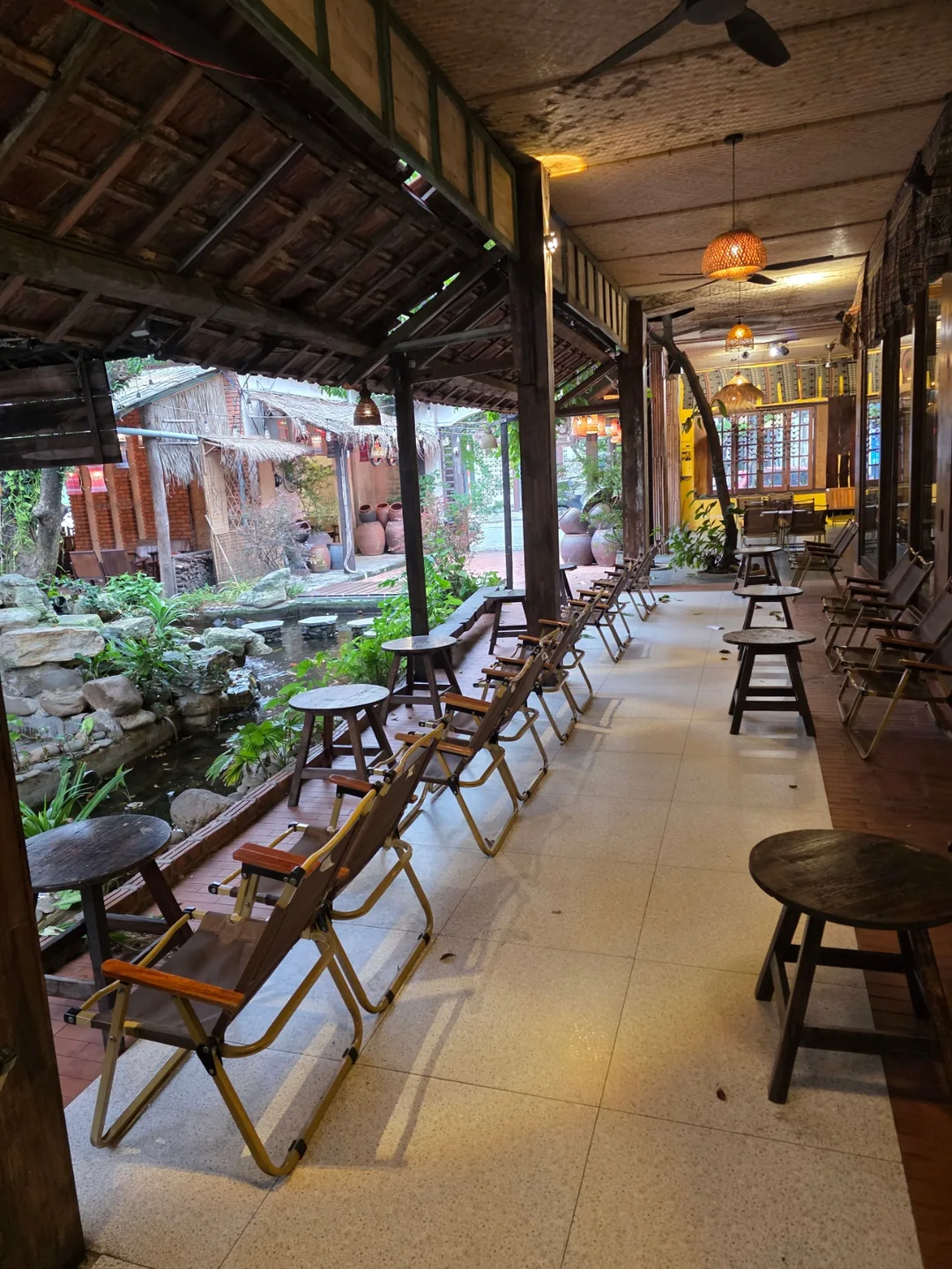 ✈️ Quán cà phê Cua Ngò (Cua Ngo Cafe) phía chợ Hàn đỉnh lắm luôn! Nhất định phải ghé thử nha~