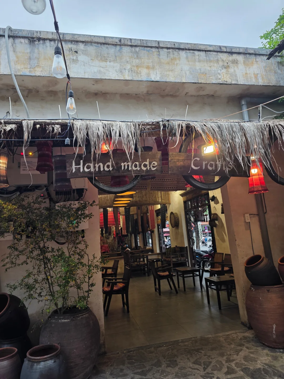✈️ Quán cà phê Cua Ngò (Cua Ngo Cafe) phía chợ Hàn đỉnh lắm luôn! Nhất định phải ghé thử nha~