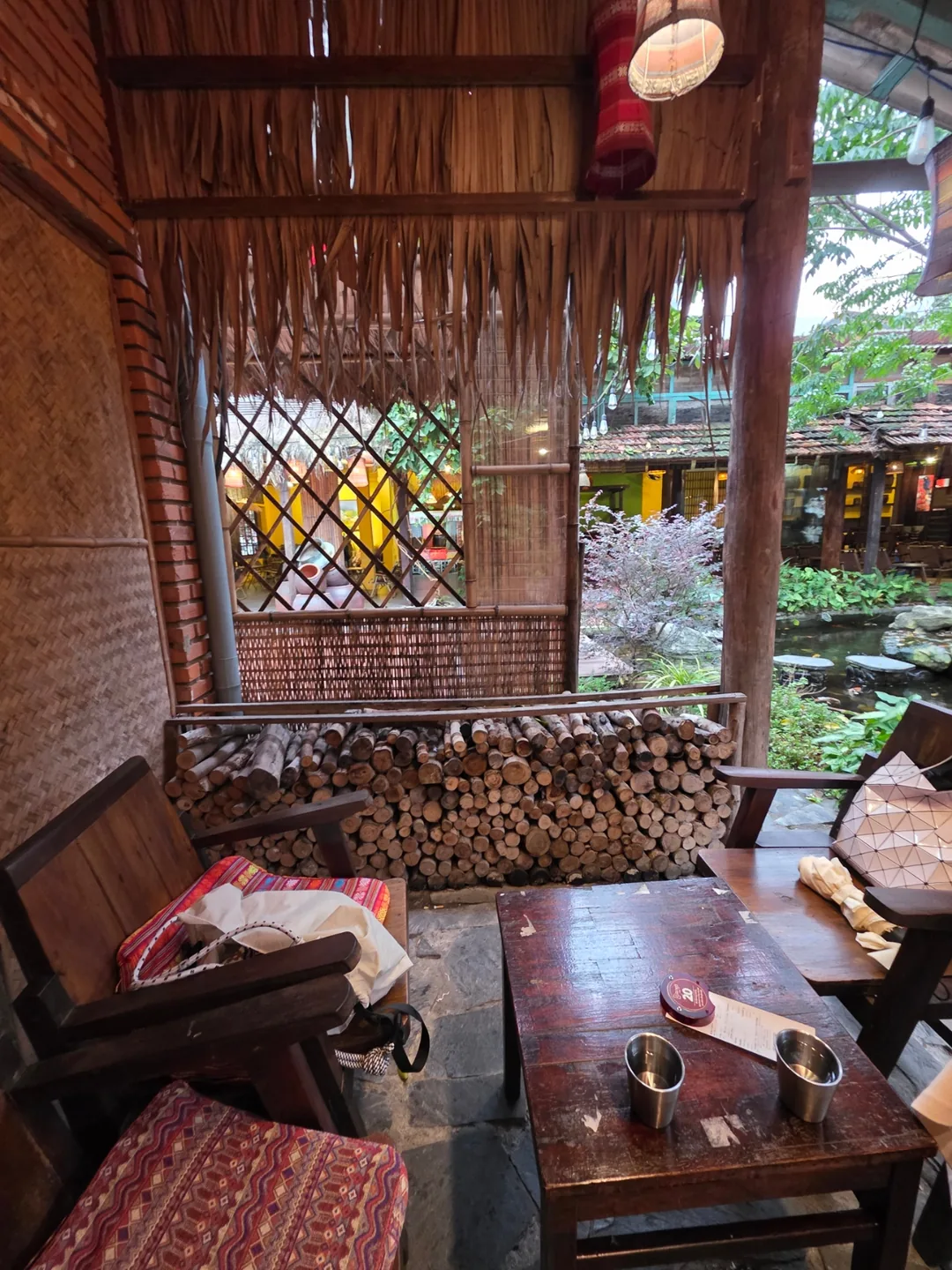 ✈️ Quán cà phê Cua Ngò (Cua Ngo Cafe) phía chợ Hàn đỉnh lắm luôn! Nhất định phải ghé thử nha~