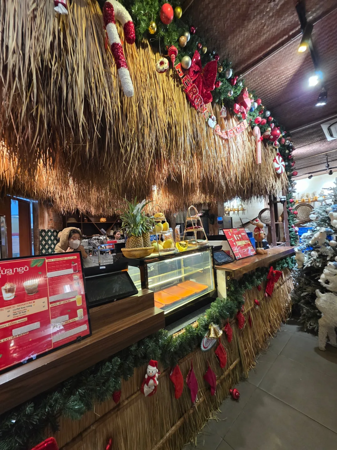 ✈️ Quán cà phê Cua Ngò (Cua Ngo Cafe) phía chợ Hàn đỉnh lắm luôn! Nhất định phải ghé thử nha~