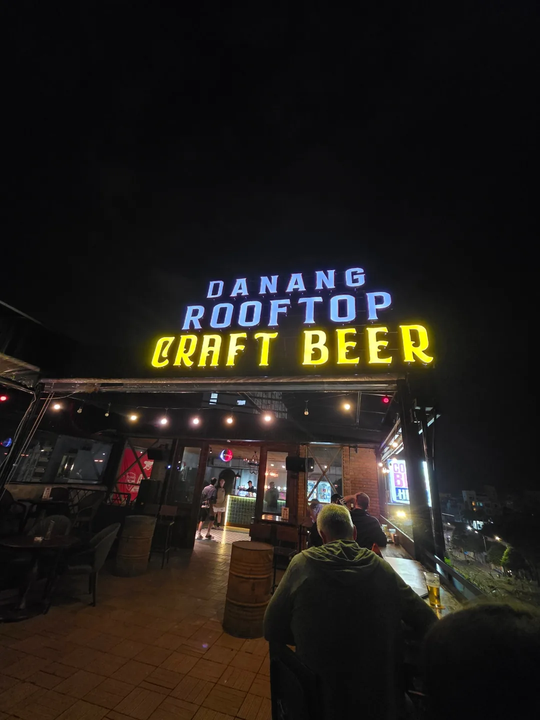 ✈️Quán bia rooftop đã ghé sau khi đến nơi vào ban đêm - Rooftop Craft Beer (Da Nang Rooftop - Craft Beer)