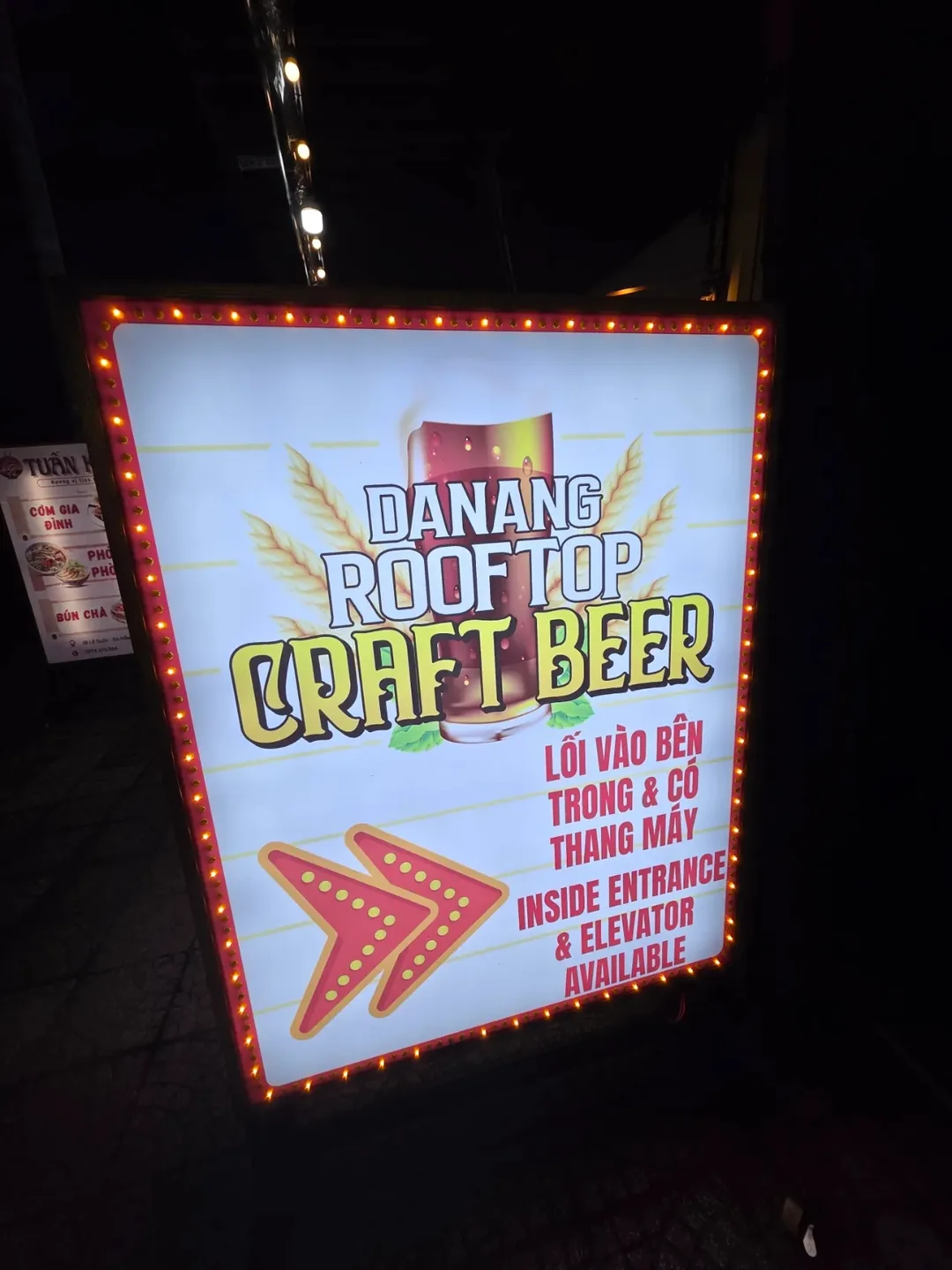 ✈️Quán bia rooftop đã ghé sau khi đến nơi vào ban đêm - Rooftop Craft Beer (Da Nang Rooftop - Craft Beer)