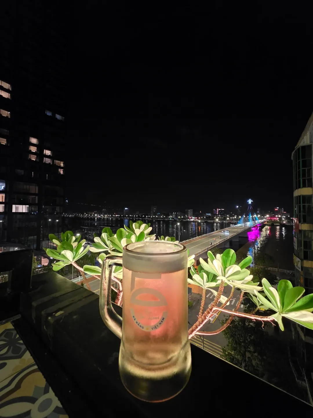 ✈️Quán bia rooftop đã ghé sau khi đến nơi vào ban đêm - Rooftop Craft Beer (Da Nang Rooftop - Craft Beer)