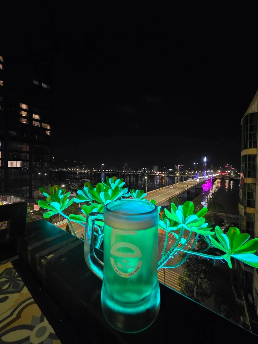 ✈️Quán bia rooftop đã ghé sau khi đến nơi vào ban đêm - Rooftop Craft Beer (Da Nang Rooftop - Craft Beer)