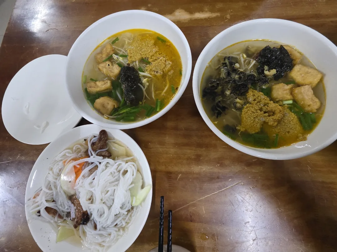 ✈️ Quán bún chả và bún riêu cua ngon - Tây Hồ (TÂY HỒ QUÁN)