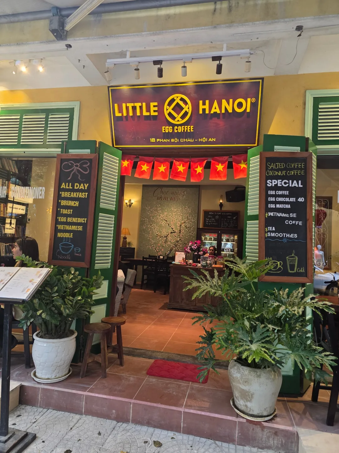 ✈️ Quán cà phê trứng và bánh mì xoài ngon ở Hội An - Little HaNoi Egg Coffee ( Hoi An )