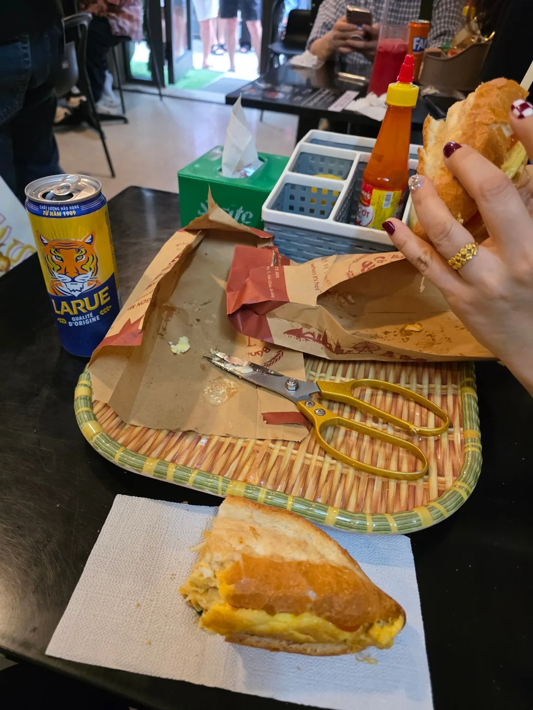 ✈️ Quán bánh mì ngon-Bánh Mì Cô Tiên