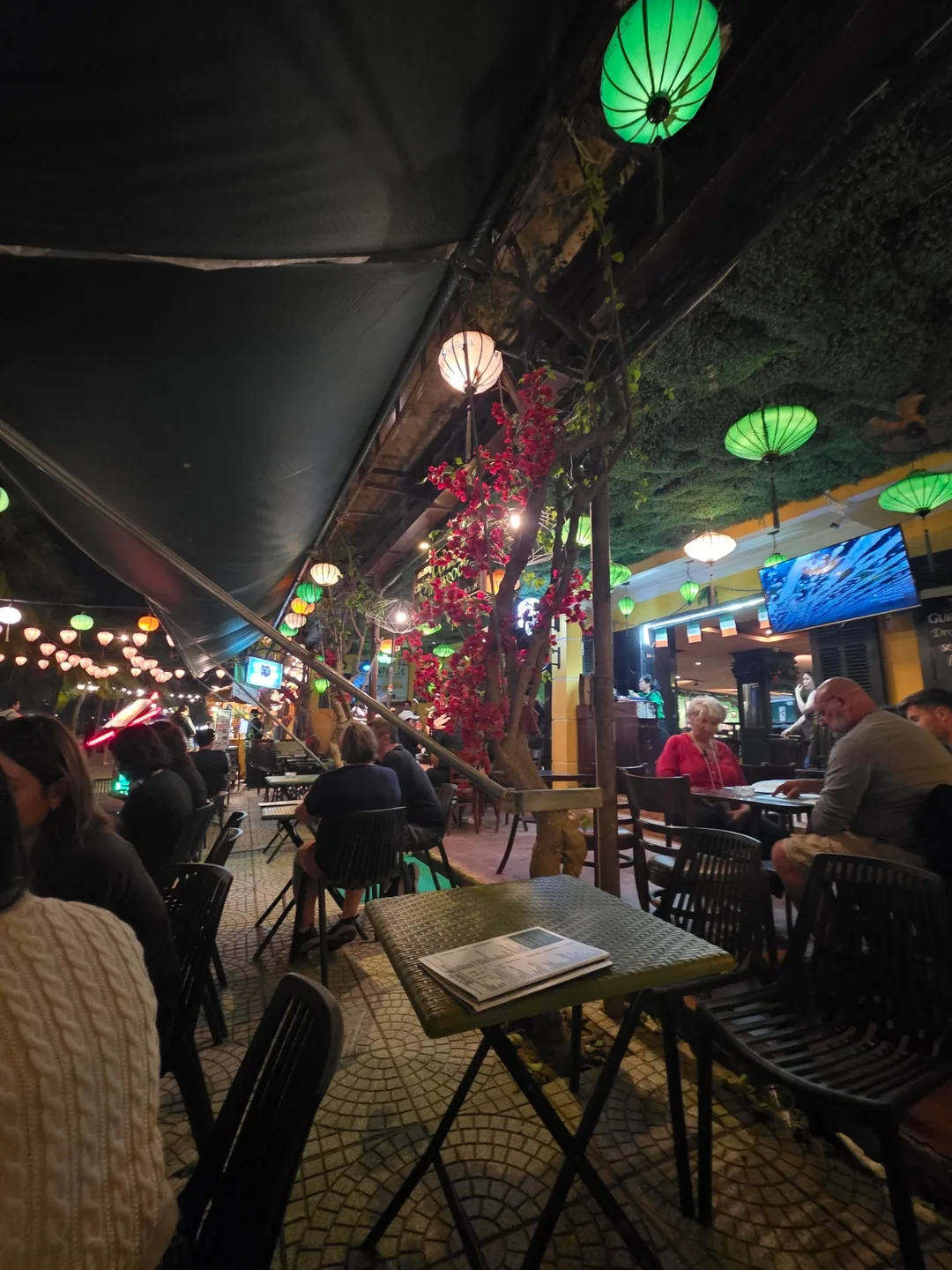 ✈️Quán Pub Ireland The Shamrock Hội An (The Shamrock Irish Pub Hoi An)