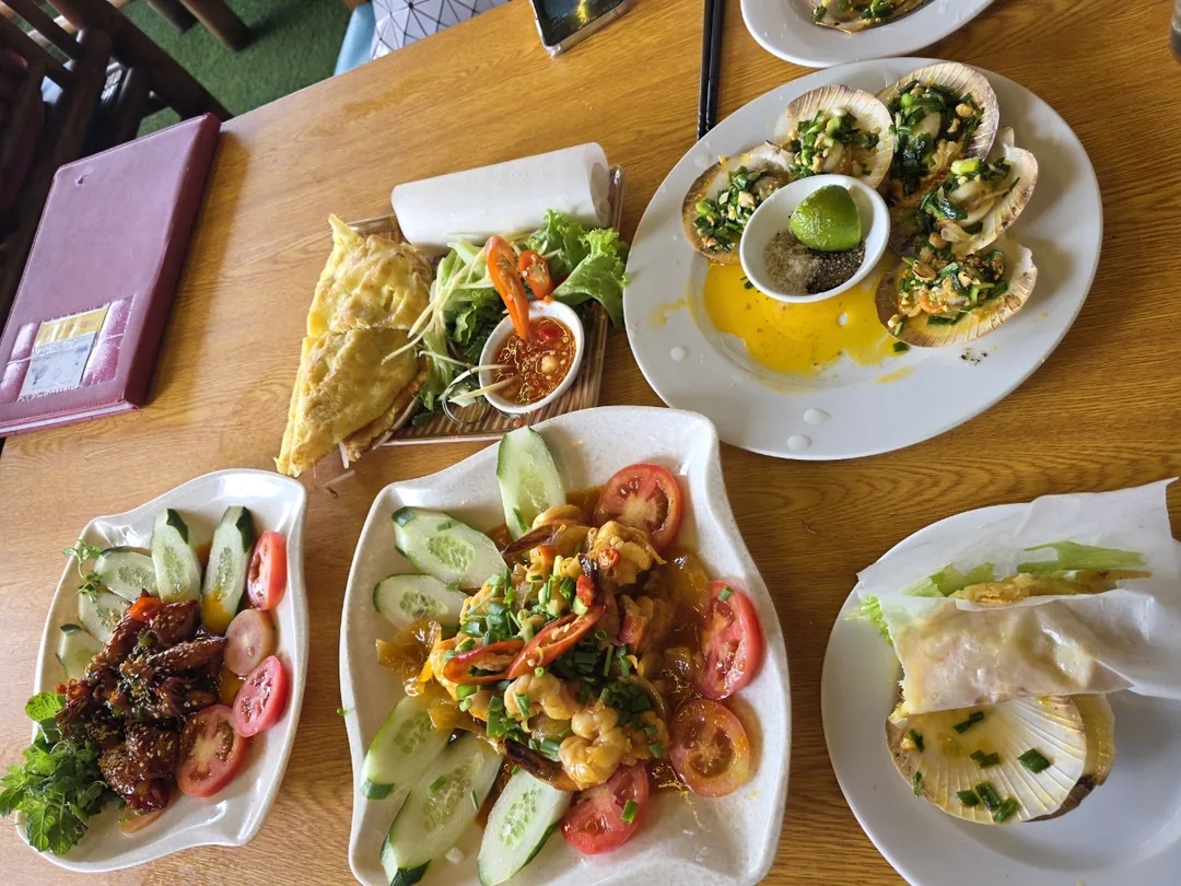 ✈️ Nhà hàng ngon nổi tiếng ở bãi biển Anbang, La Plage (La Plage restaurant)