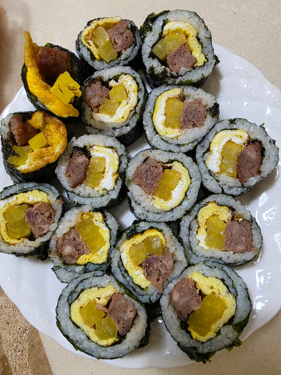 Nói đại khái thì là kimbap