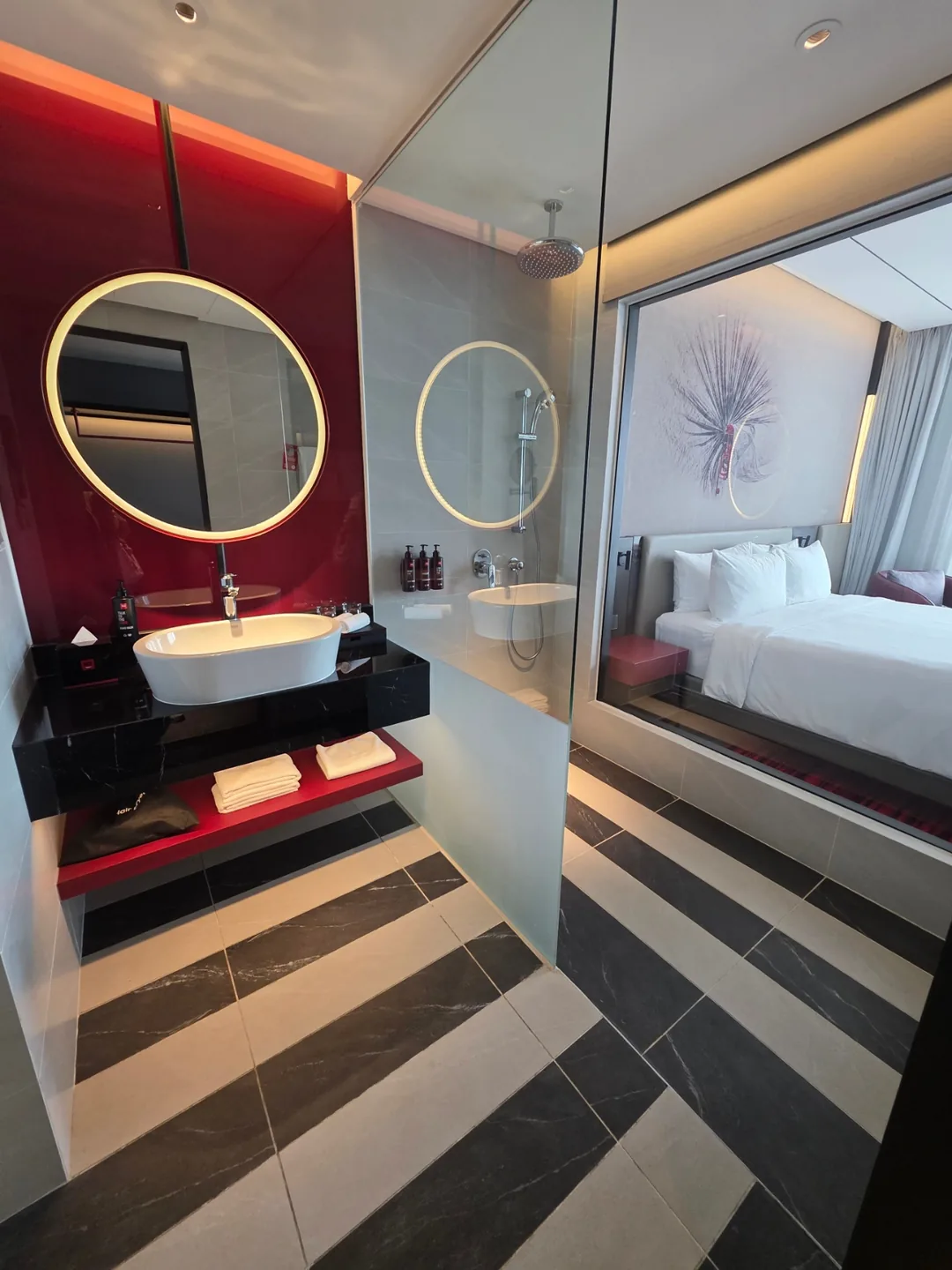 ✈️ Khách sạn Radisson RED Đà Nẵng (Radisson RED Danang)