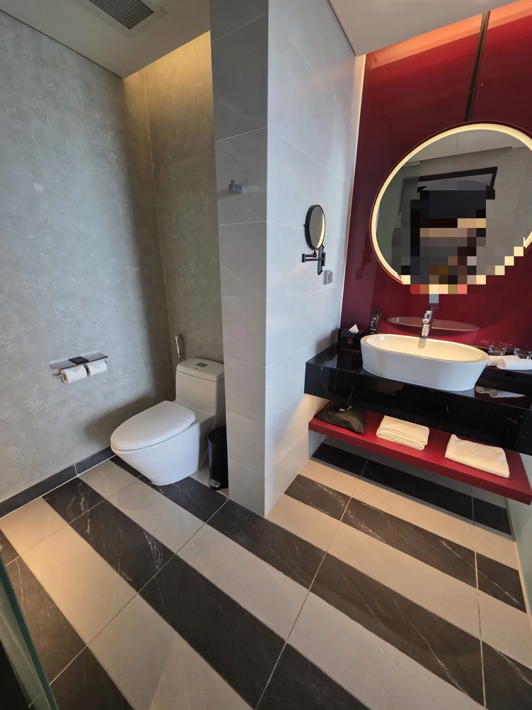 ✈️ Khách sạn Radisson RED Đà Nẵng (Radisson RED Danang)