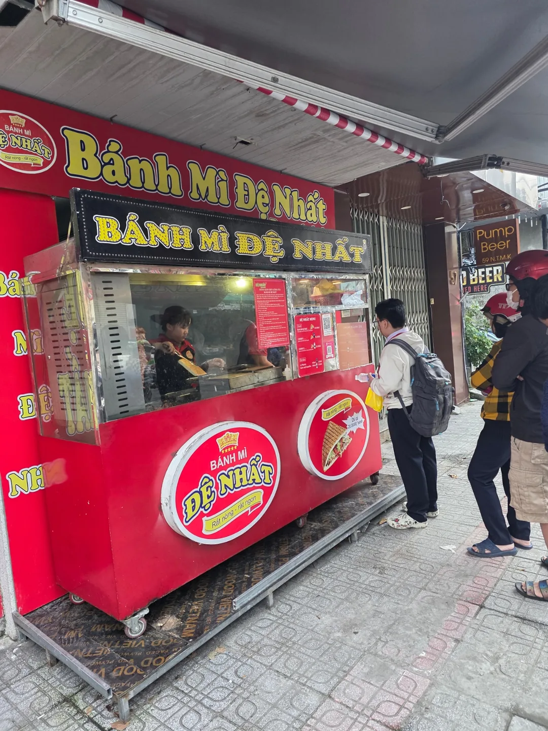 ✈️ Bánh Mì Đệ Nhất (Banh Mi De Nhat) - Bánh mì nướng