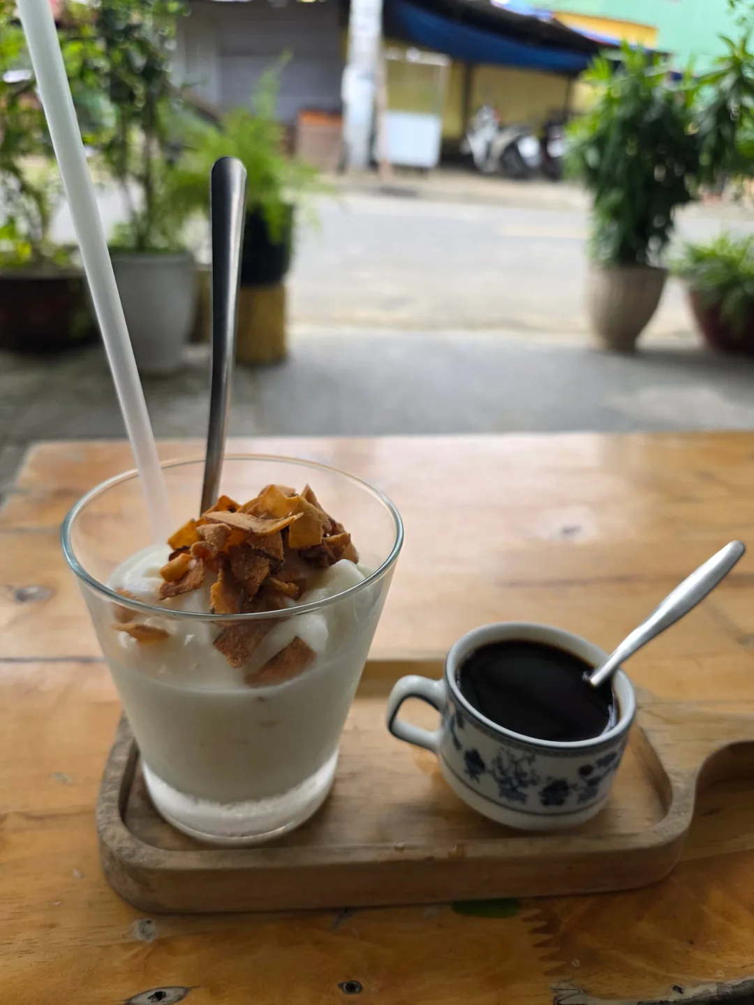 ✈️ Quán cà phê địa phương - Caline Coffee & Milktea