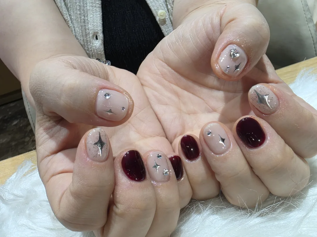 ✈️ Đã đến Đà Nẵng thì cũng phải làm nail nữa chứ~