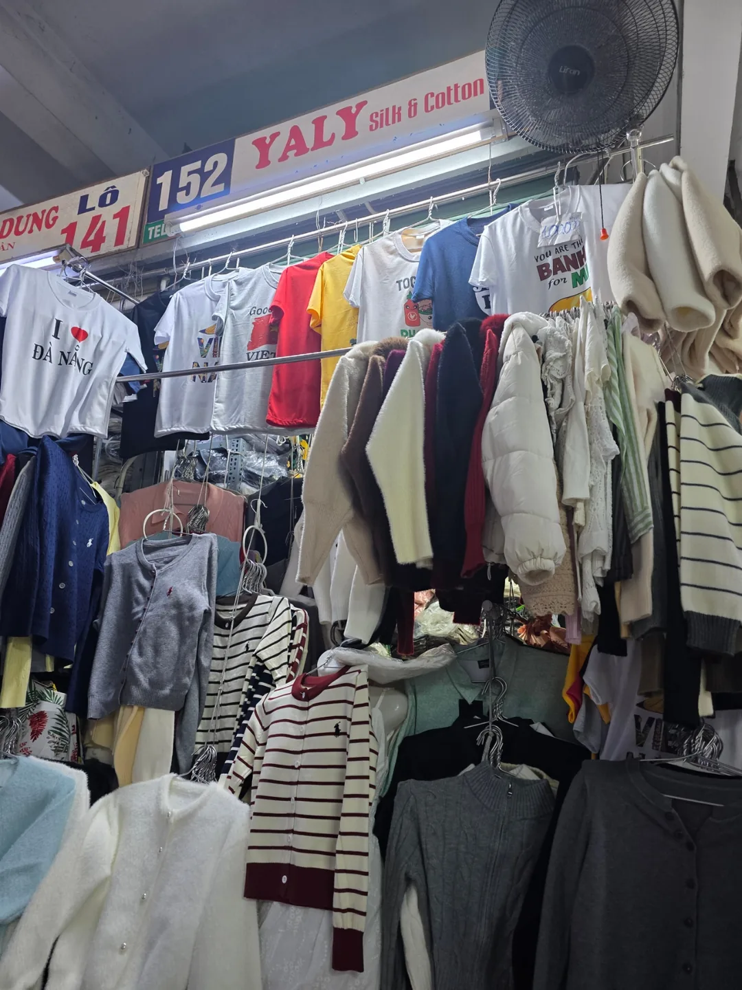 ✈️ Chợ Han Cardigan.Áo phao.Áo thun.Áo hoodie mua sắm