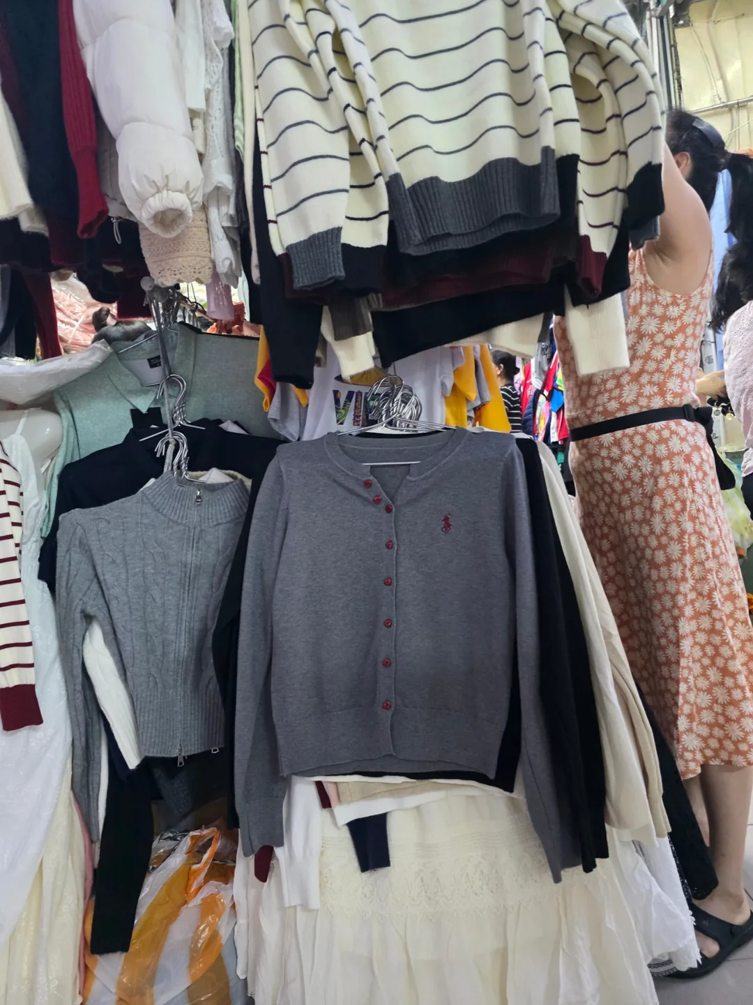 ✈️ Chợ Han Cardigan.Áo phao.Áo thun.Áo hoodie mua sắm