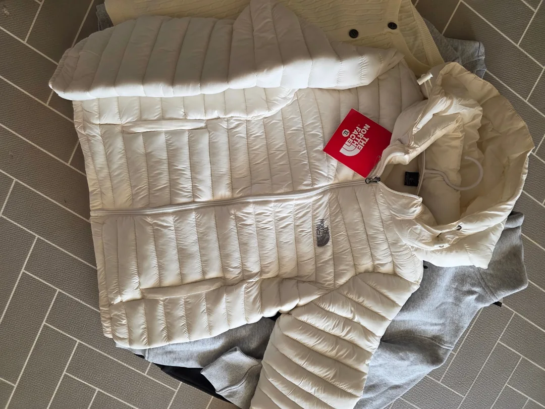 ✈️ Chợ Han Cardigan.Áo phao.Áo thun.Áo hoodie mua sắm