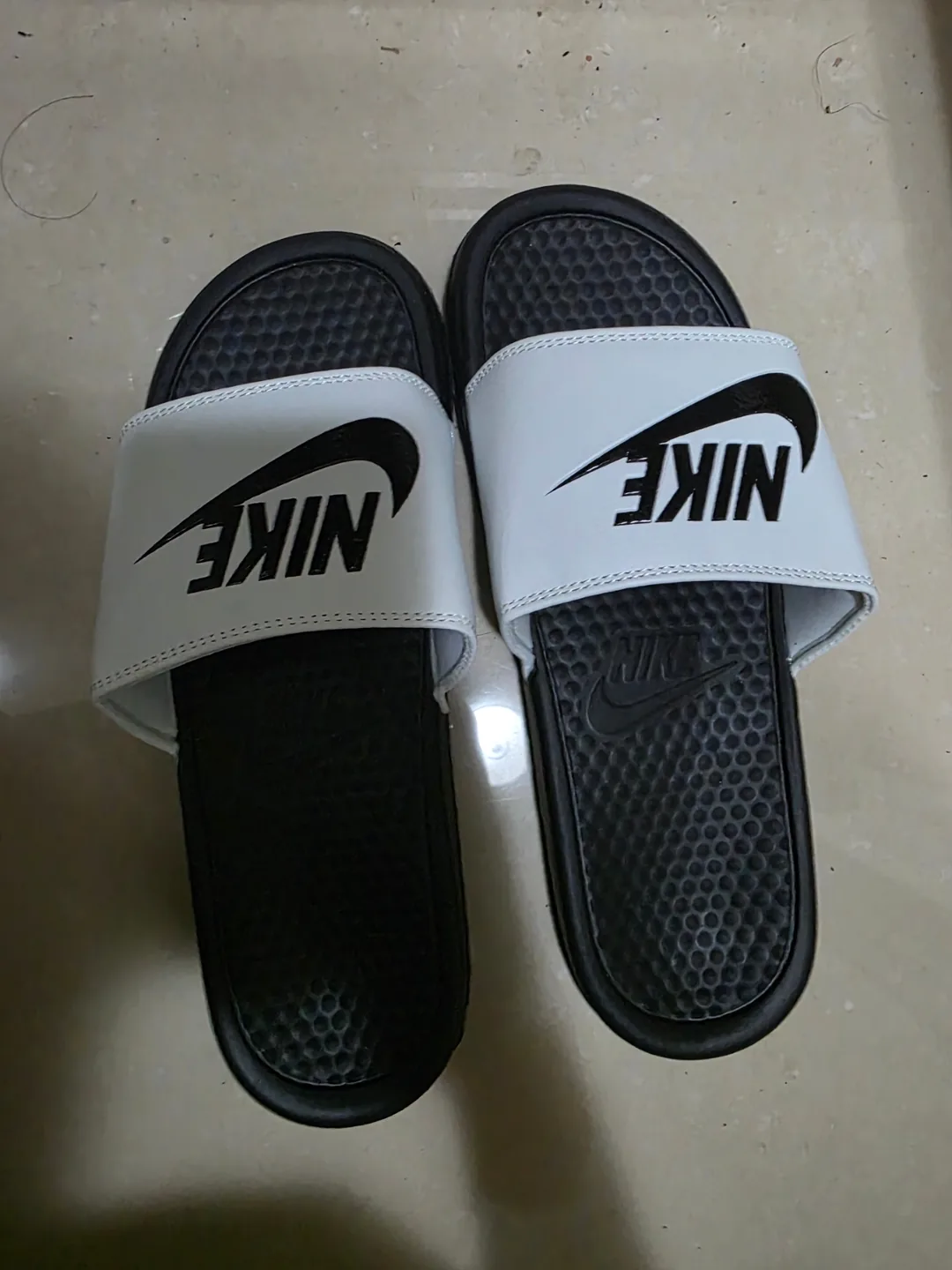 ✈️ Mua sắm tại chợ Xin Chào