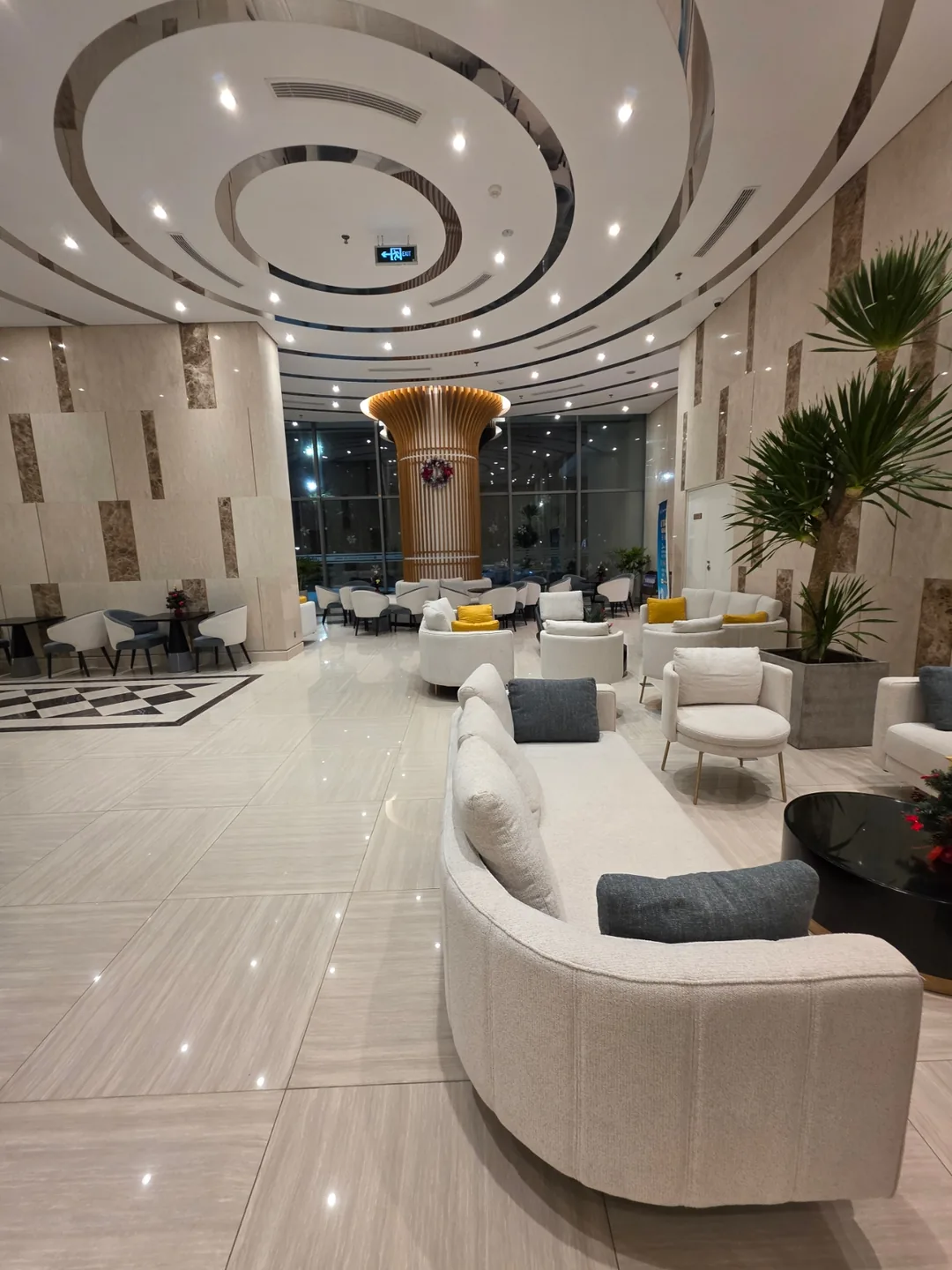 ✈️ Những điều thú vị tại nhà hàng ăn sáng của khách sạn Wyndham Soleil