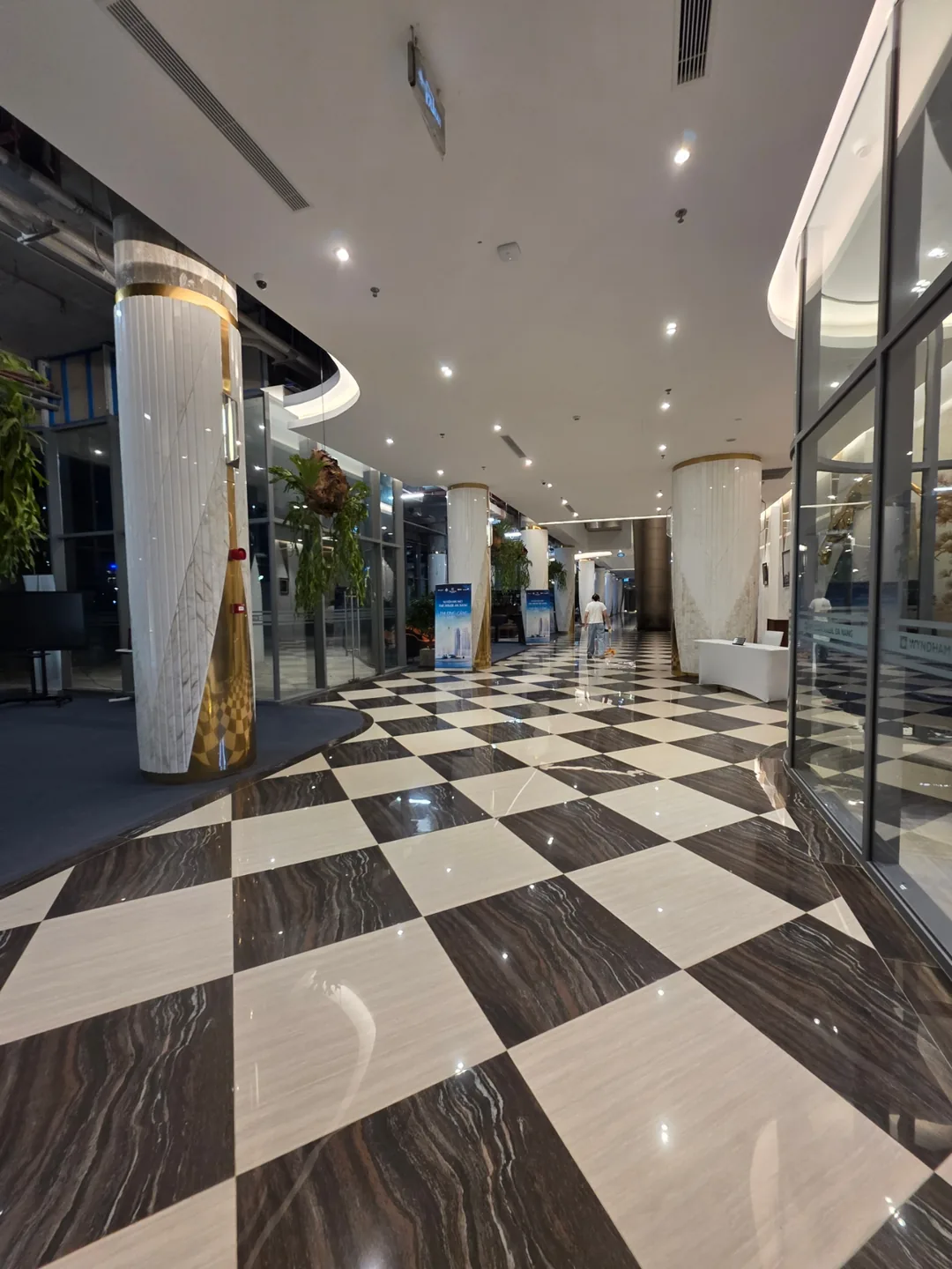 ✈️ Những điều thú vị tại nhà hàng ăn sáng của khách sạn Wyndham Soleil