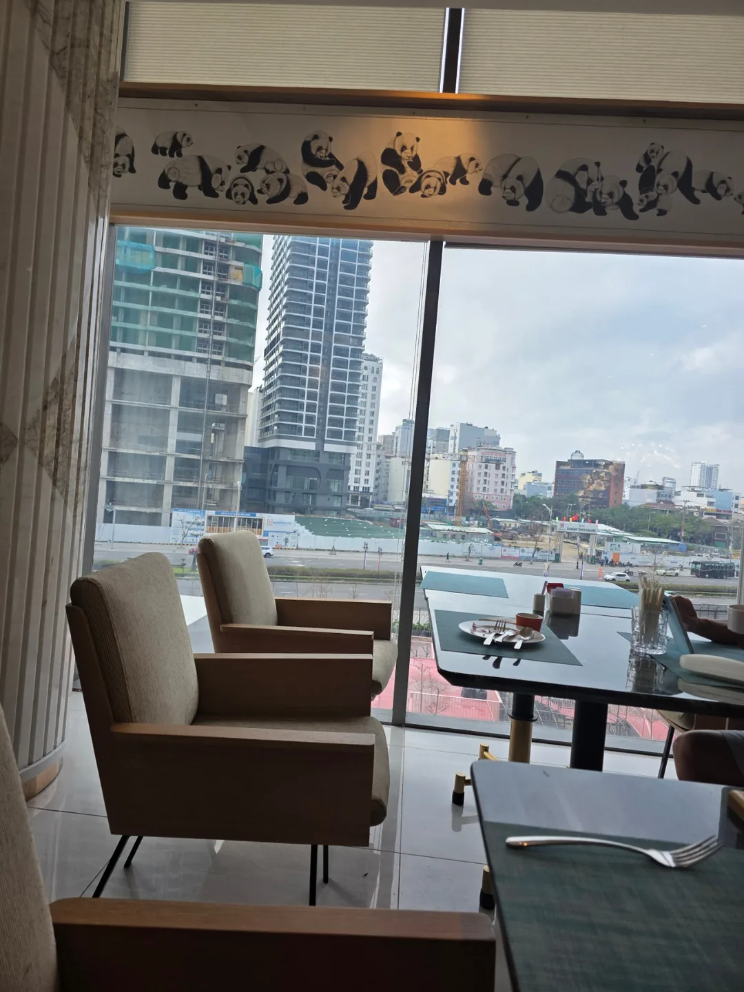 ✈️ Những điều thú vị tại nhà hàng ăn sáng của khách sạn Wyndham Soleil