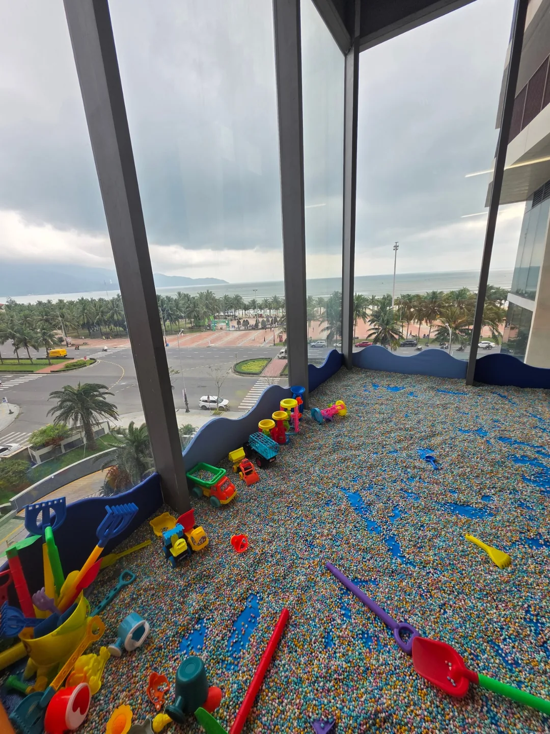 ✈️ Kids Café khách sạn Wyndham Soleil