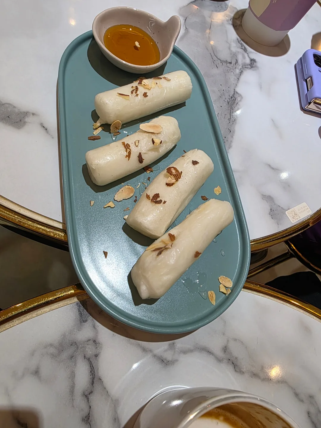Hình như tôi bị cảm rồi.