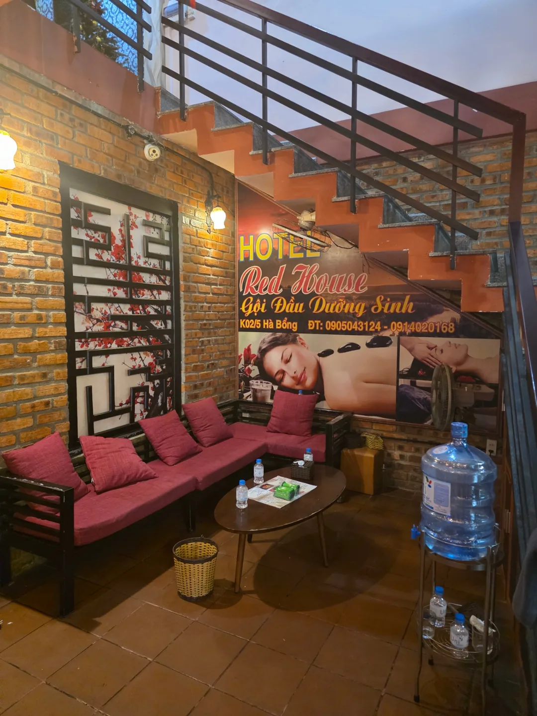 ✈️ Khu Mikevich, massage chân local mở đến tận sáng sớm – Red Spa