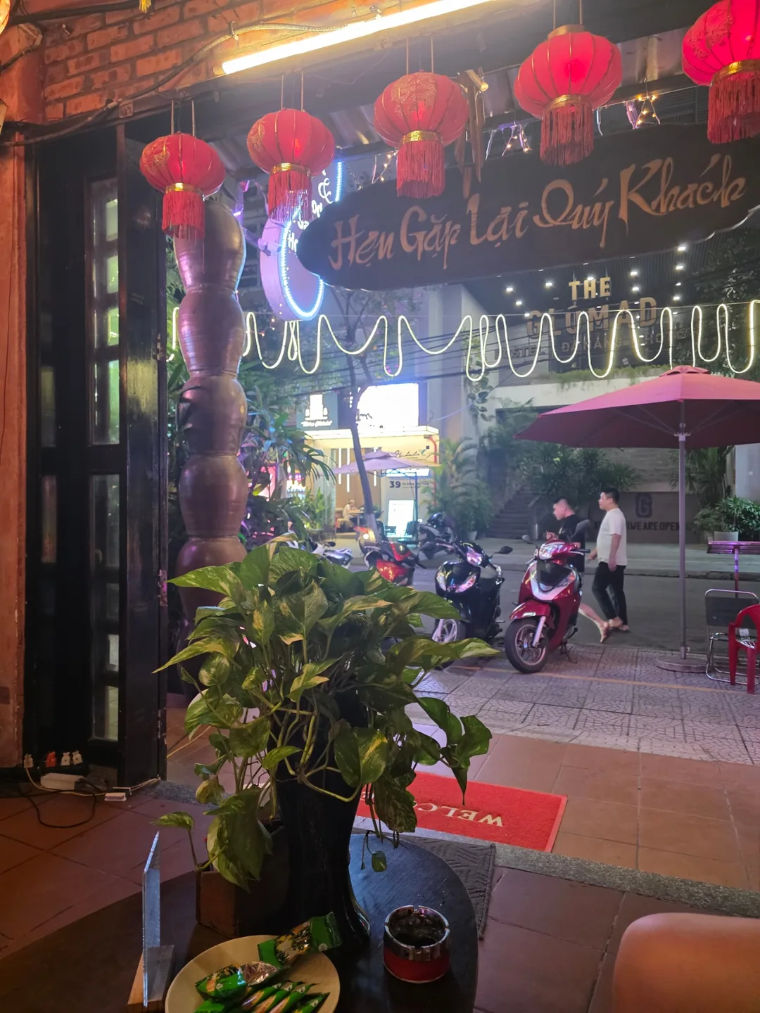 ✈️ Khu Mikevich, massage chân local mở đến tận sáng sớm – Red Spa
